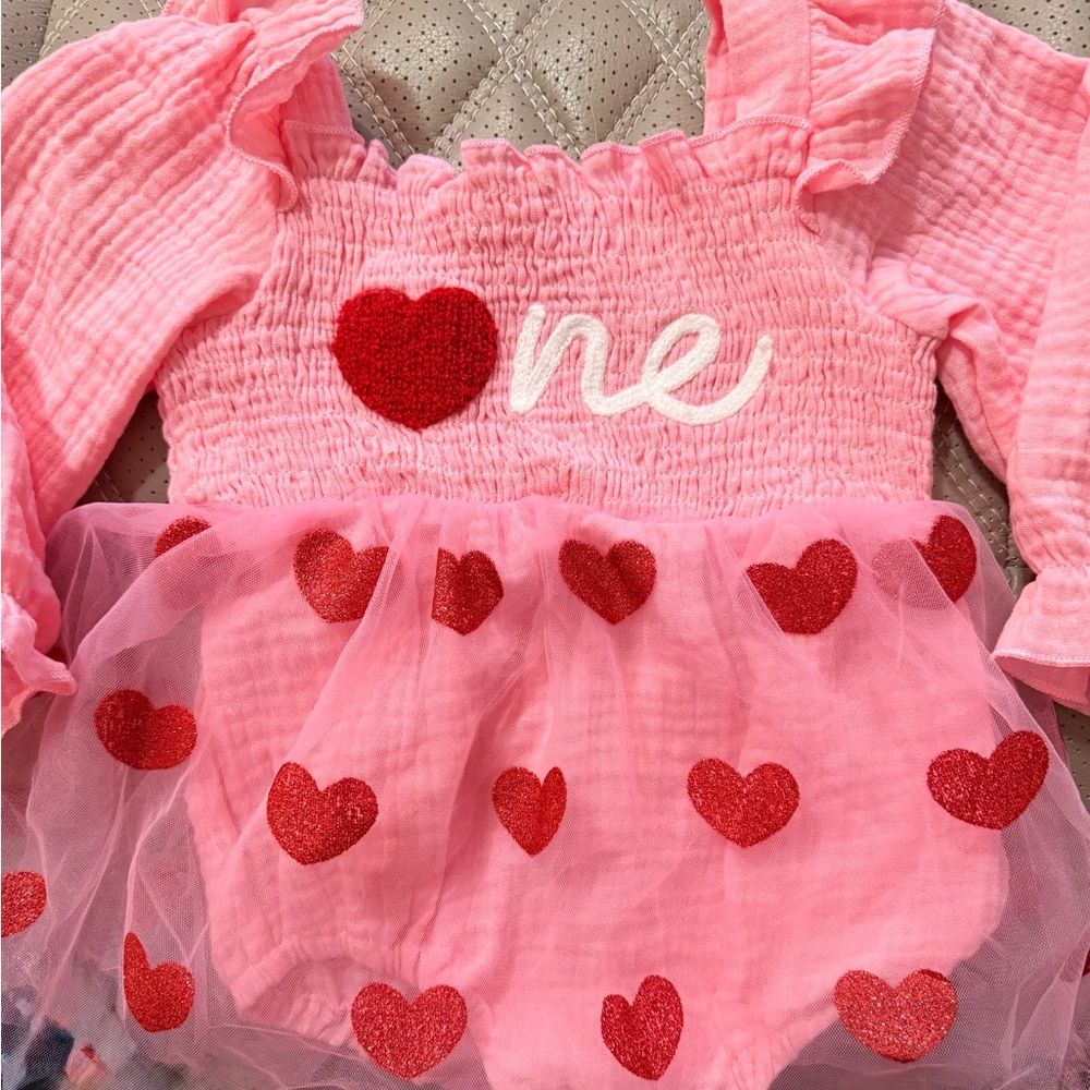 “ONE”First Birthday girls outfit with hearts